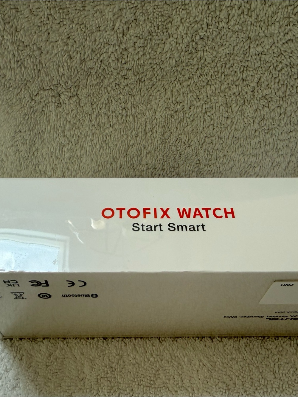 Smartwatch in White — Versatile Everyday Wear - Picture 3 of 9